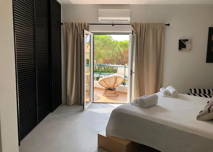 فيلة Casa Dos Catos *